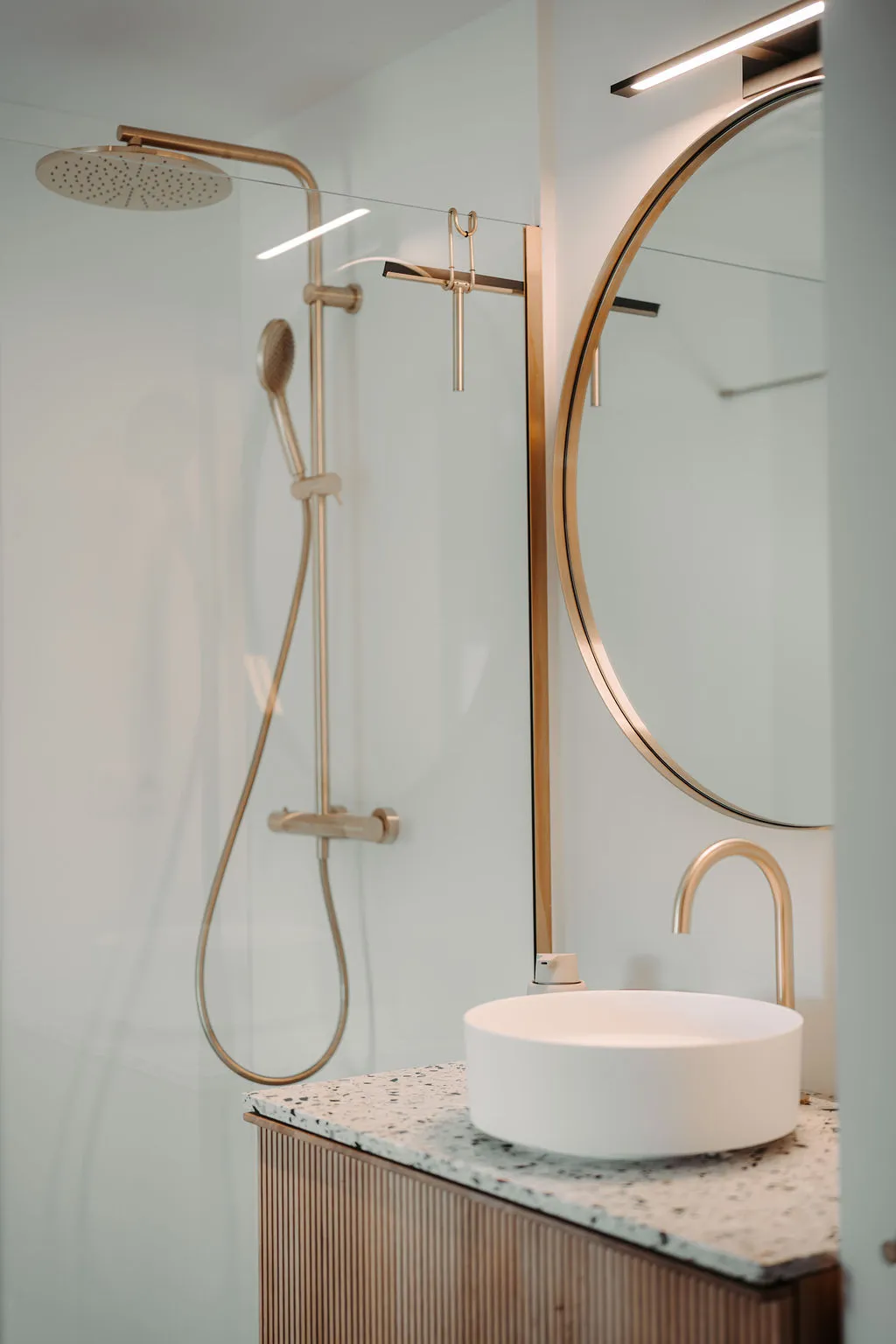 Salle de bain de luxe dans une villa