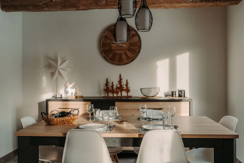 Intérieur chaleureux d'un gîte dans les Ardennes